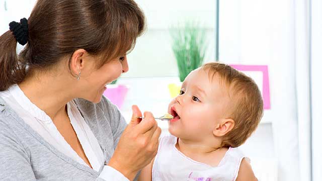 women with her little baby