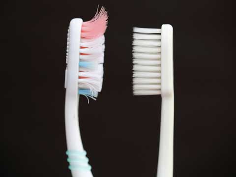 2 toothbrushes